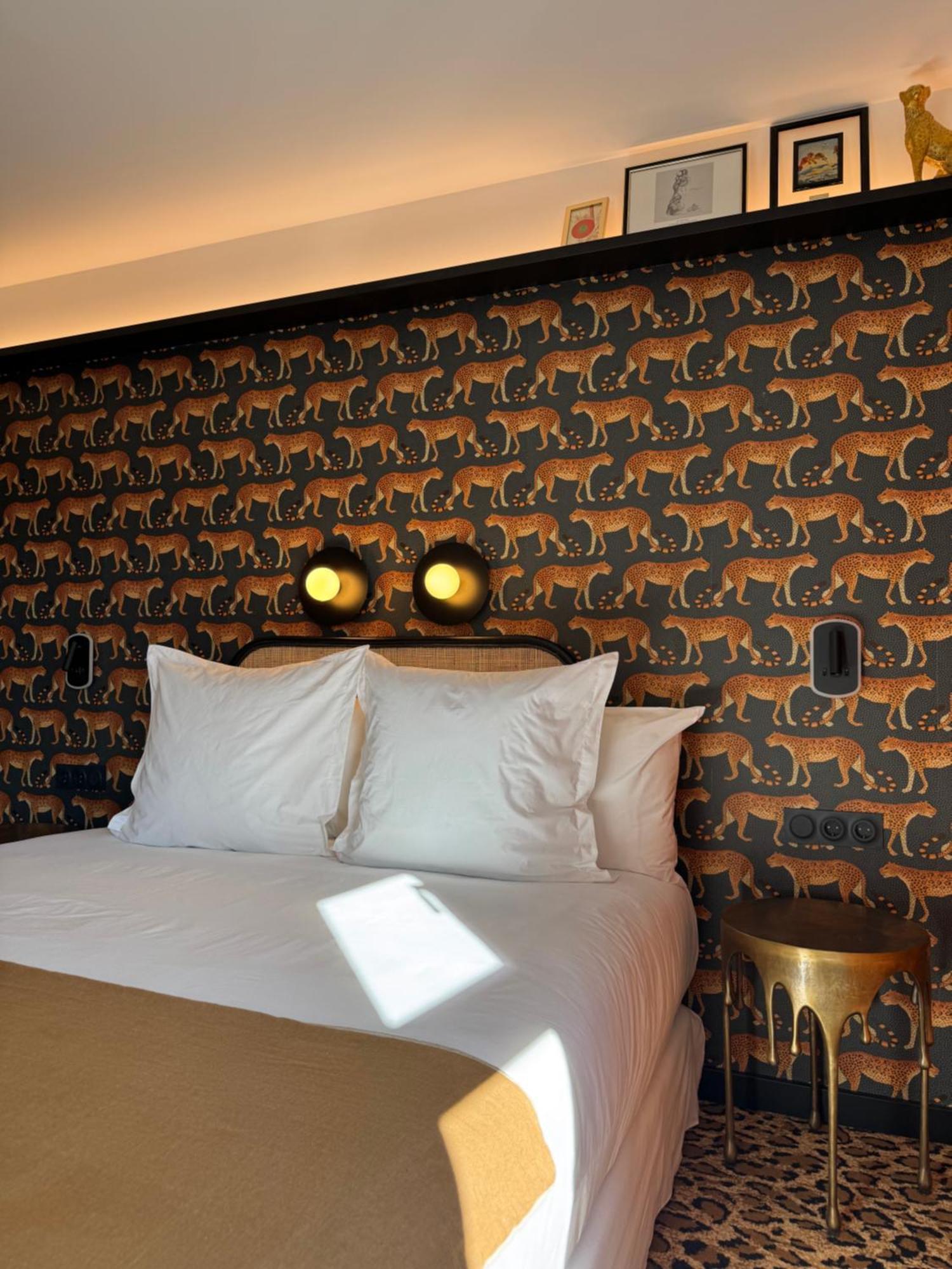 Hotel Divino & Figueres (Girona)
