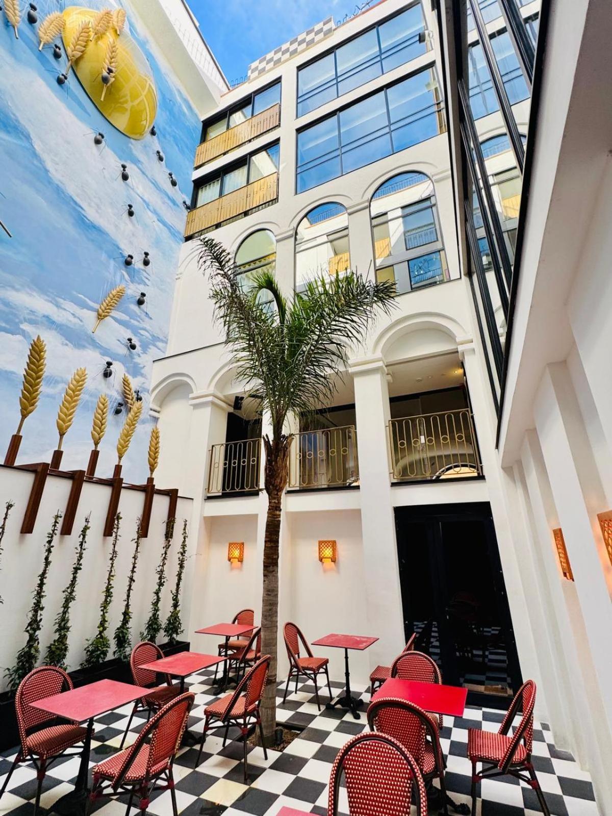 Divino & Figueres (Girona)