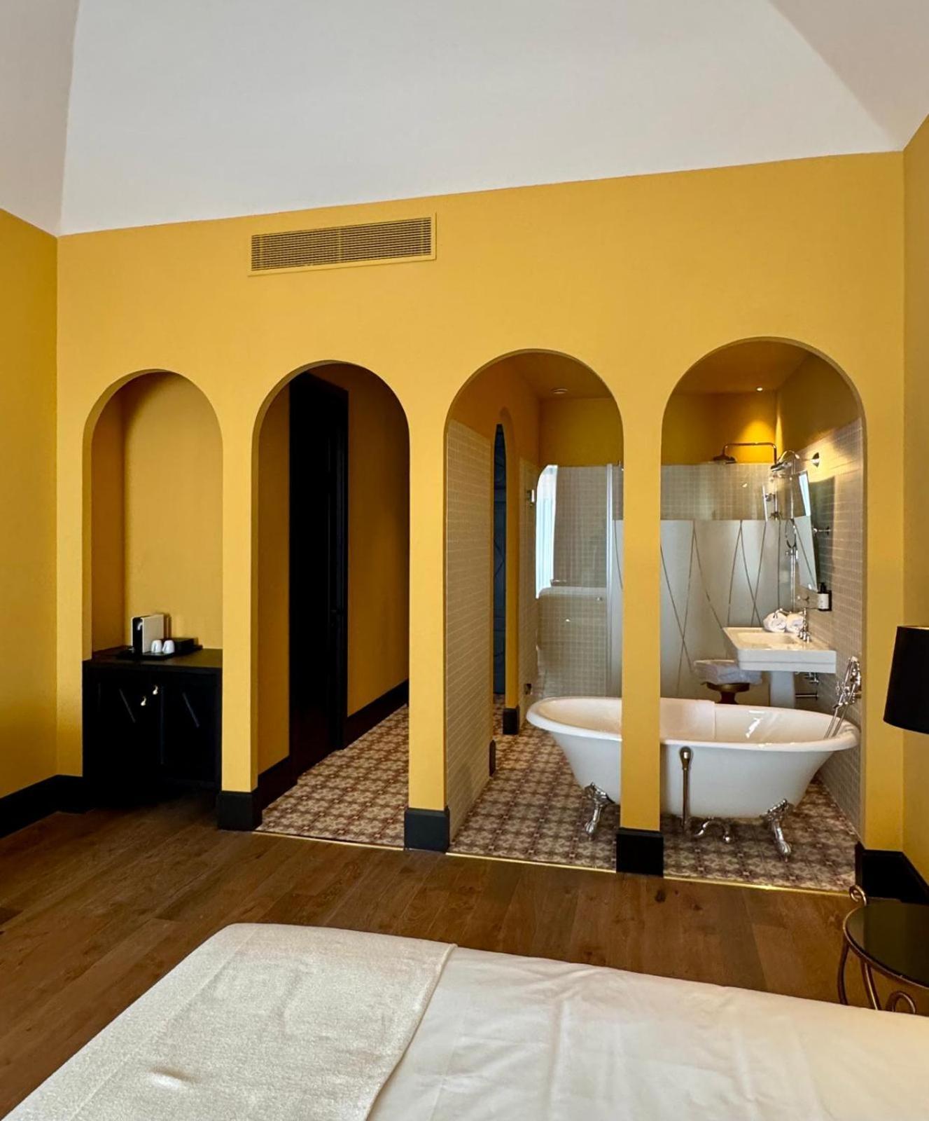 Divino & Hotel Figueres (Girona)