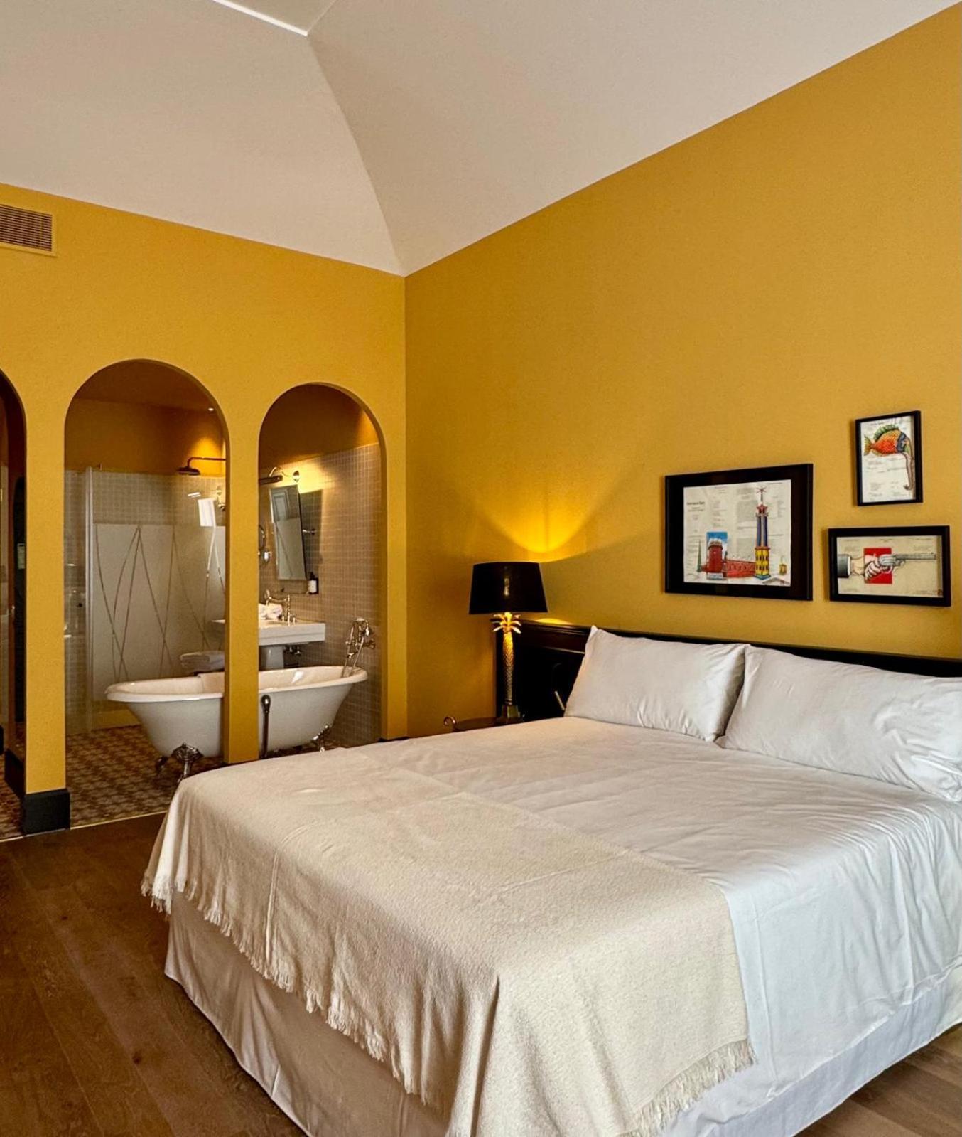 Hotel Divino & Figueres (Girona)