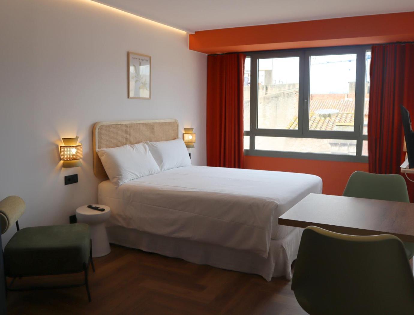 Divino & 4* Figueres (Girona)