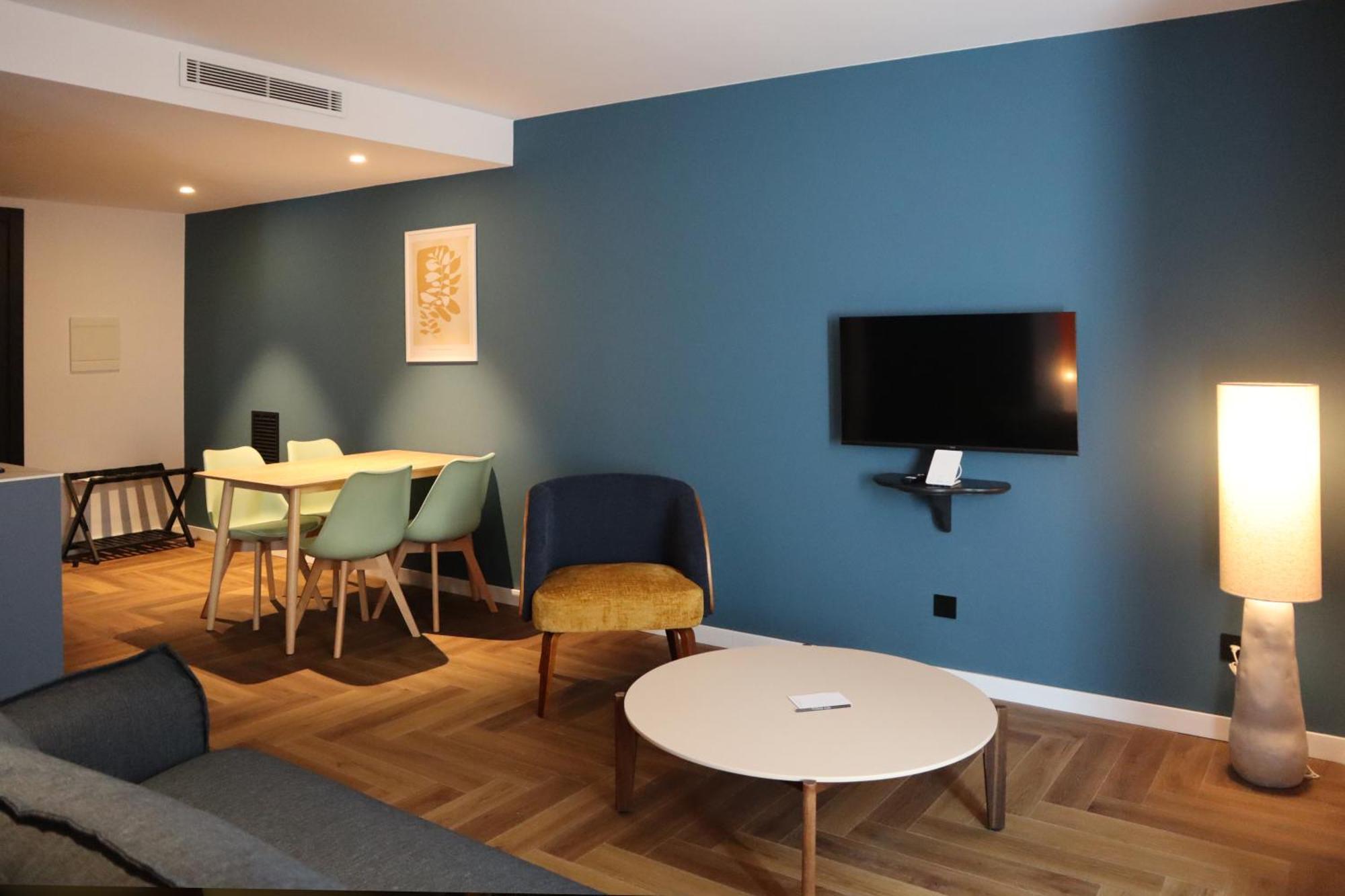 Divino & 4* Figueres (Girona)