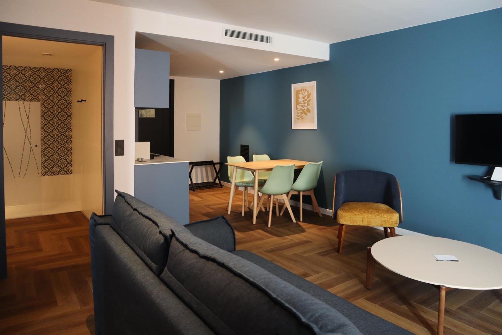 Divino & 4* Figueres (Girona)